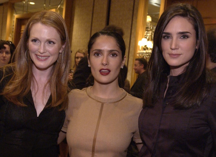 Photo of Jennifer Connelly  & her friend Julianne Moore