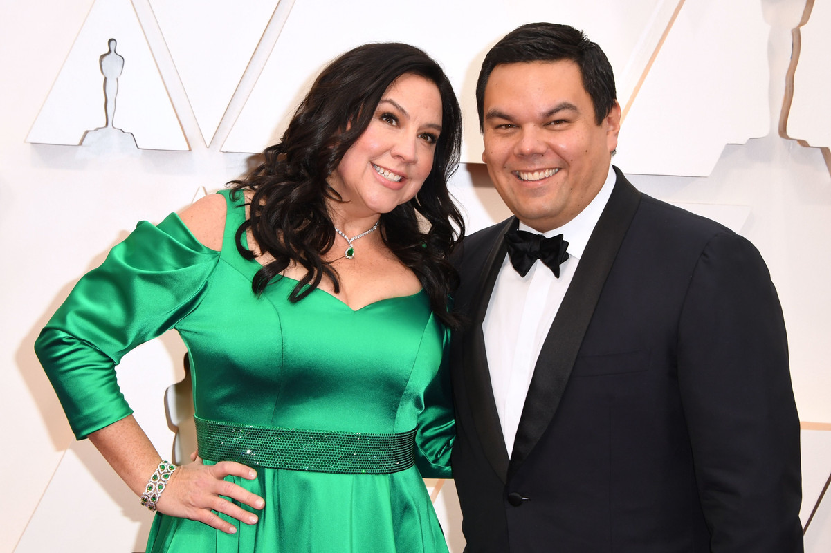 Robert Lopez mit sexy, Ehefrau Kristen Anderson-Lopez 