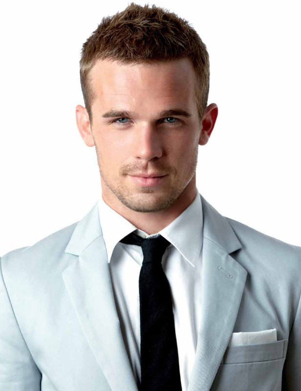 Cabelo castanho claro e penteado alternativo de Cam Gigandet  em 2024