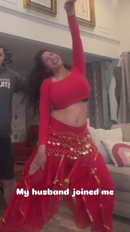 Busty Desi Lady Huge Tits And Navel In Red Costume Mp Snapshot Postimages