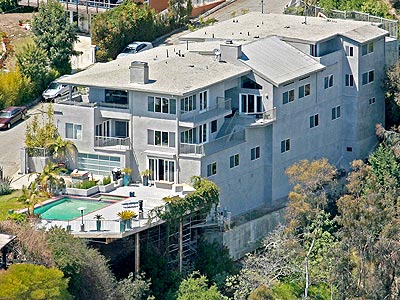 Photo: la maison de Fergie Duhamel en Los Angeles, California, USA.
