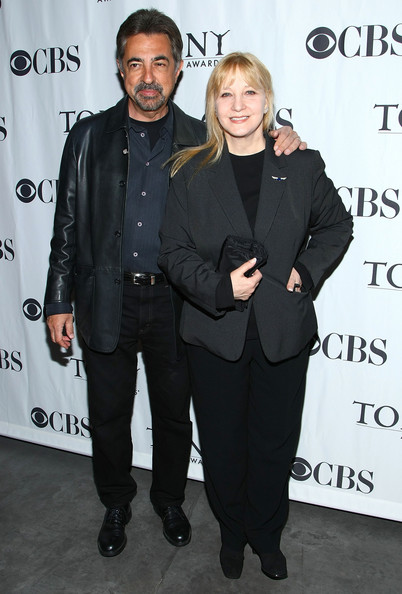    Joe Mantegna con amigable, Esposa Arlene Vrhel 