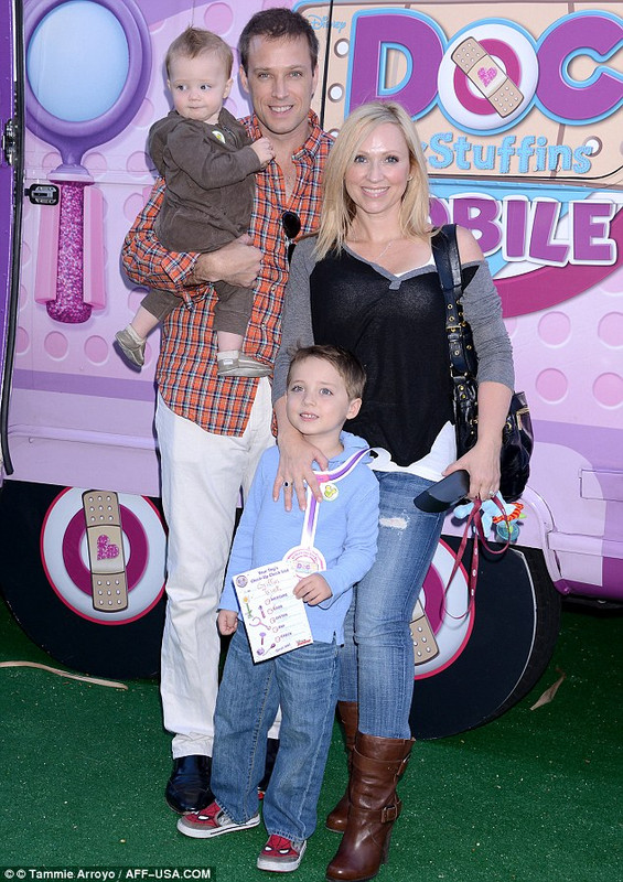 Leigh-Allyn Baker mit cooler, Ehefrau Keith James Kauffman 