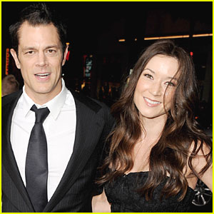    Johnny Knoxville con Esposa Naomi Nelson 