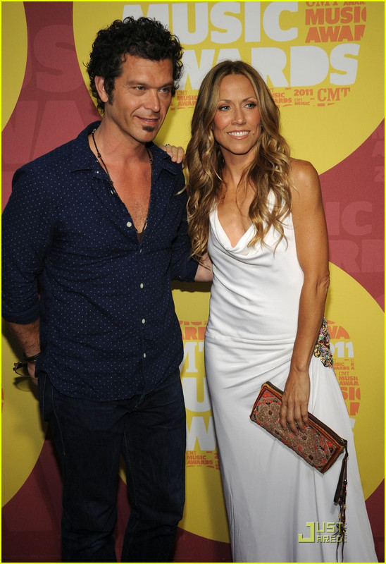 Sheryl Crow with friendly, Boyfriend Doyle Bramhall II 