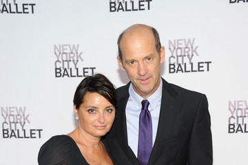 Anthony Edwards mit cooler, schöner, Ehefrau  Jeanine Lobell 