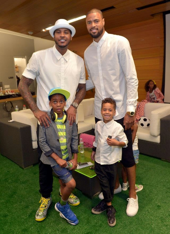 Photo de famille de la joueur de basket, Rendez-vous amoureux  Sheena Felitz, célèbre pour Denver Nuggets, Chicago Bulls, Golden State Warriors.
  