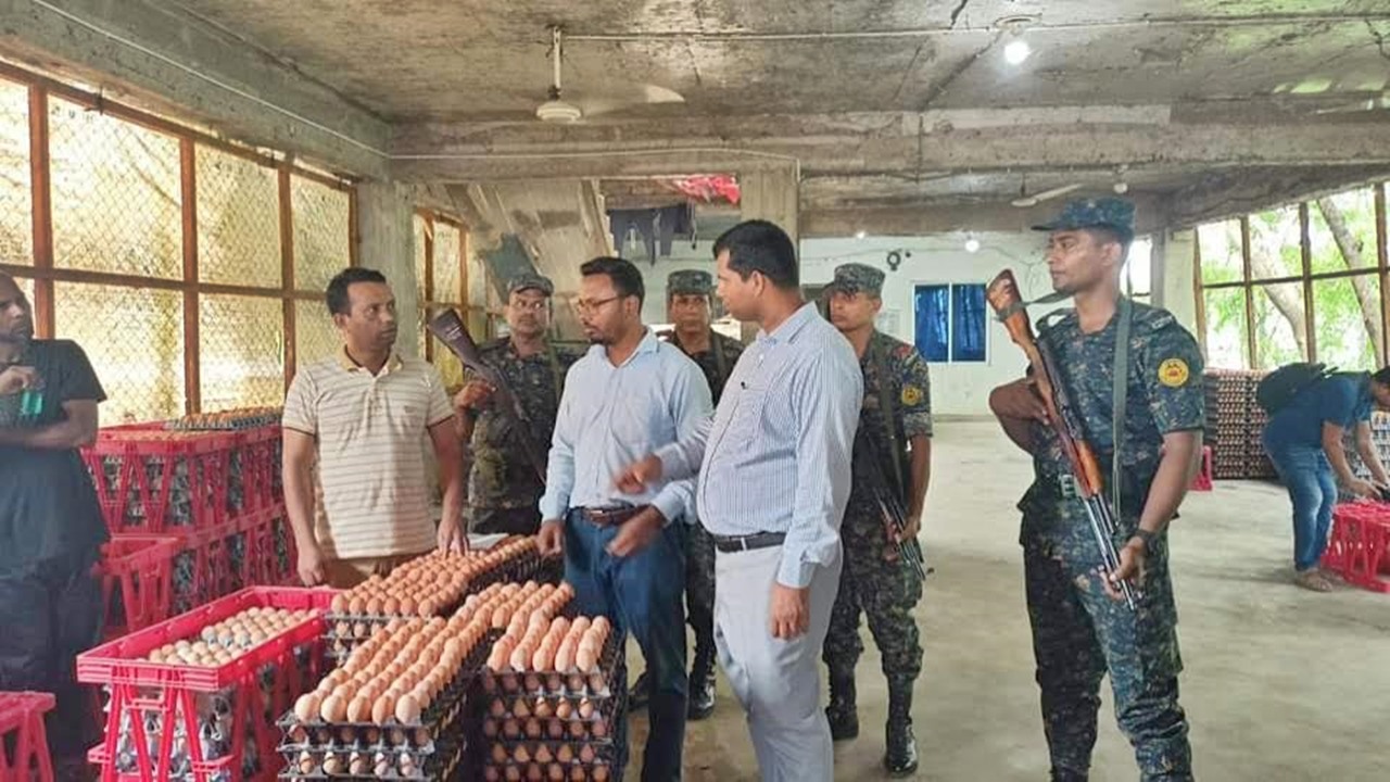 ডিমের অস্বাভাবিক দাম, দুই প্রতিষ্ঠানকে ৩০ হাজার টাকা জরিমানা ডিমের অস্বাভাবিক দাম, দুই প্রতিষ্ঠানকে ৩০ হাজার টাকা জরিমানা