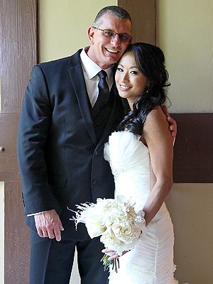 Robert Irvine met mooie, vrouw Gail Kim  