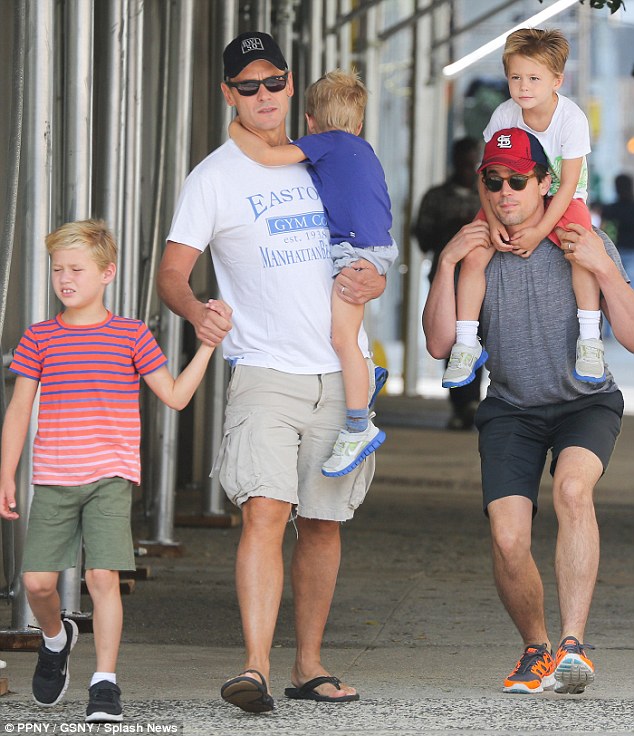 Matt Bomer avec cool, mari Simon Halls 