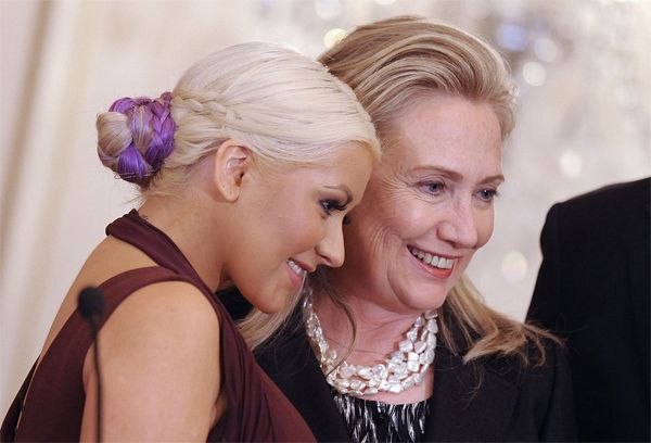 Foto van Hillary Clinton  & haar vriend Christina Aguilera