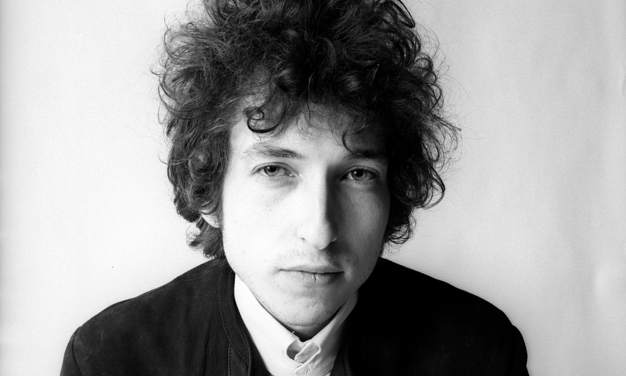 Bob Dylan  - 2024 Dark brown hair & alternative hair style.
