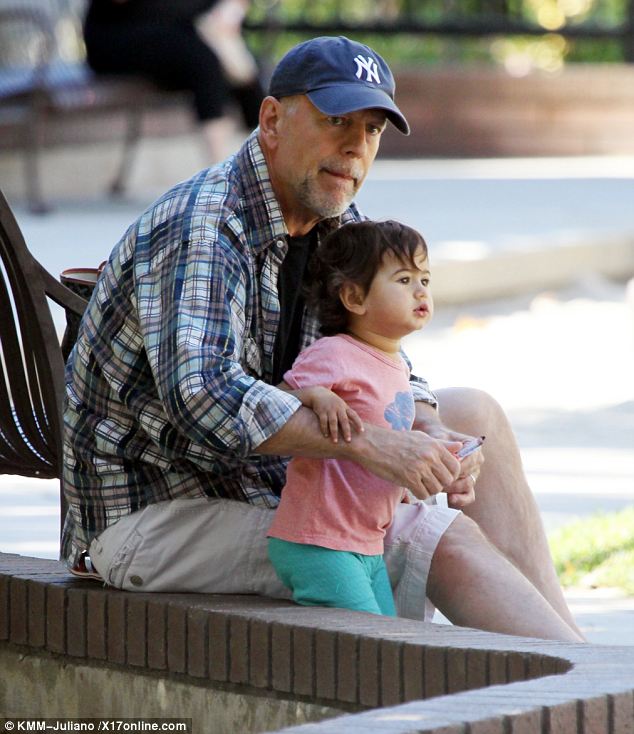 Photo de Bruce Willis  & son   Mabel