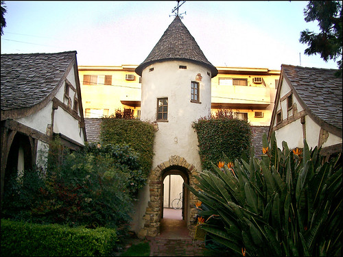 Photo: house/residence of the intelligent 60 million earning Los Angeles, California-resident
