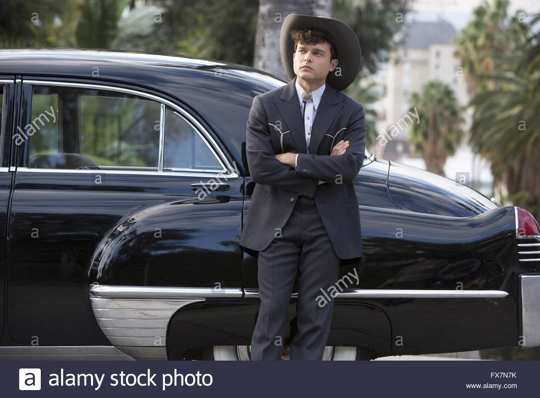 Foto do carro de Alden Ehrenreich 