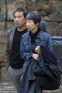 Haruki Murakami with cool, Wife Yoko Takahashi 