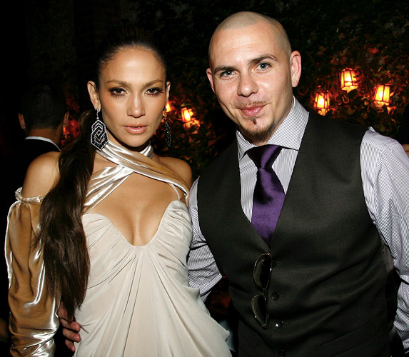 Pitbull avec délicieuse, sexy, gracieuse, célibataire  