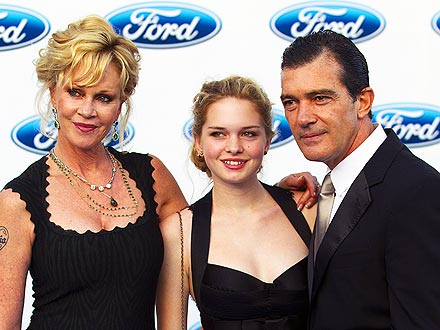 Foto van Melanie Griffith  & haar Dochter  Stella Banderas