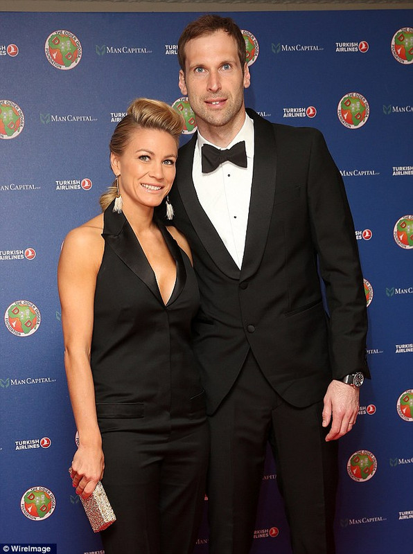 Petr Cech met charmante, vrouw Martina Čechová 