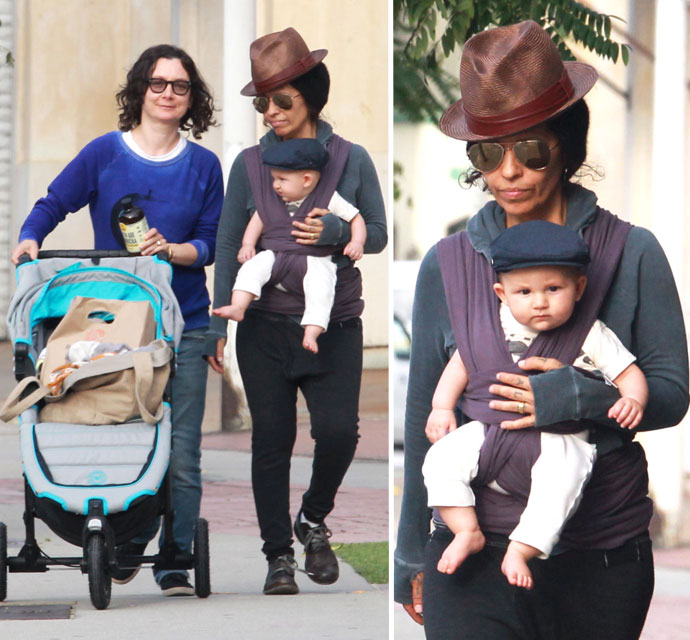 Photo de Sara Gilbert  & son fils  Rhodes Emilio Gilbert Perry