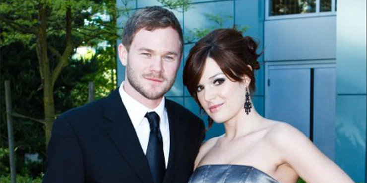    Aaron Ashmore con bello, carino, Moglie Zoë Kate 