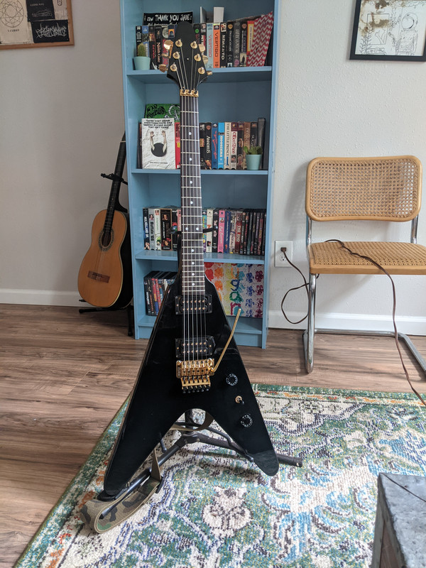 ◆美品 FERNANDES V-RATTLESNAKE EMG81&85 24F Fernandes Flying V | eBay