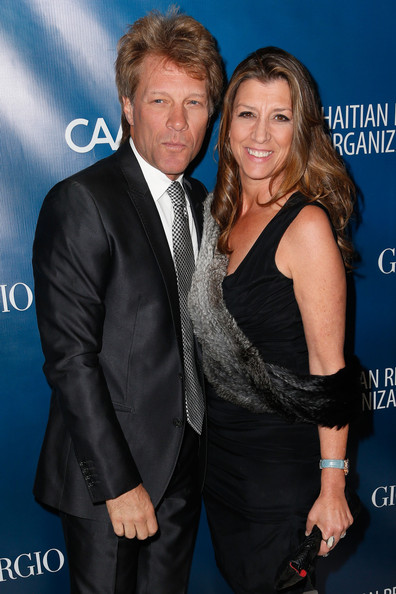    Jon Bon Jovi med vacker, Fru Dorothea Hurley 