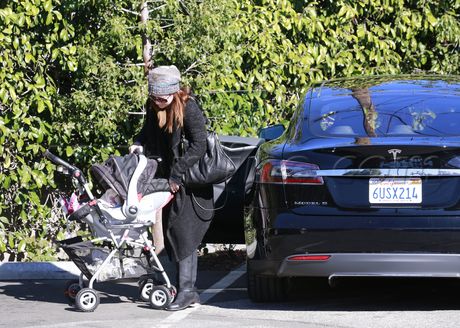 Photo of Alyson Hannigan Tesla Model S - car
