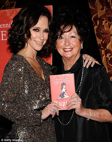 Photo of Jennifer Love Hewitt  & her Mother  Patricia Mae Hewitt