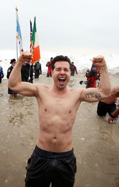 magro corpo sulla spiaggia
