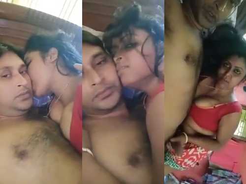 Hot Cleavage telugu wife sexy romance with husband and giving hand-job