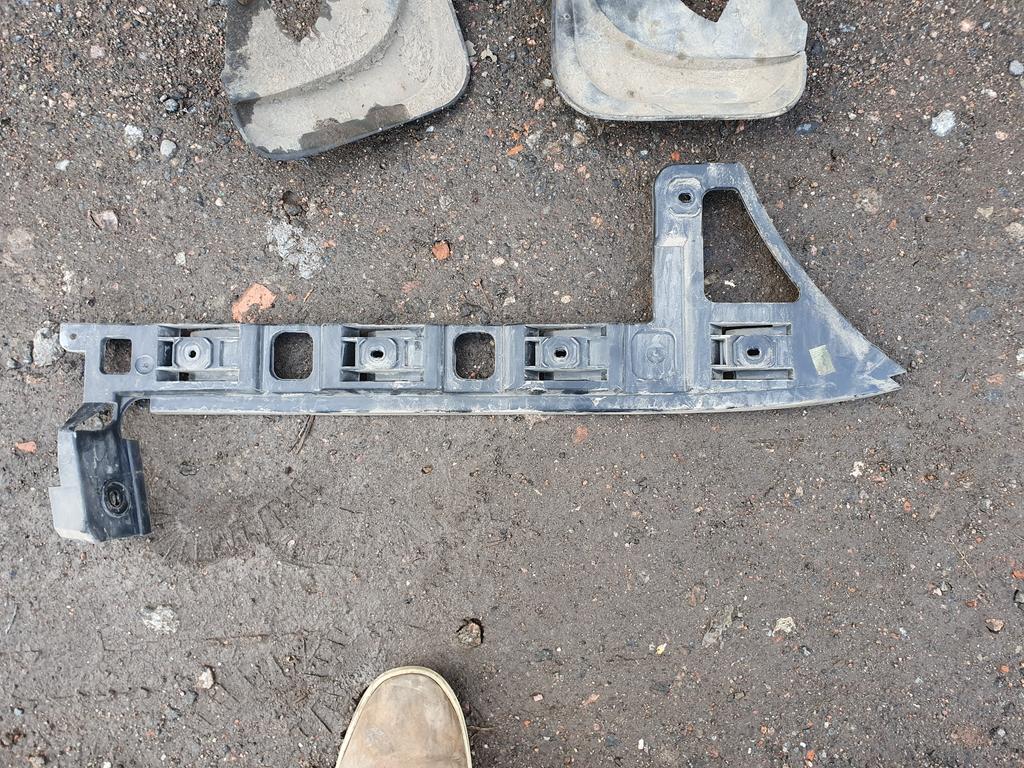 Кронштейн бампера