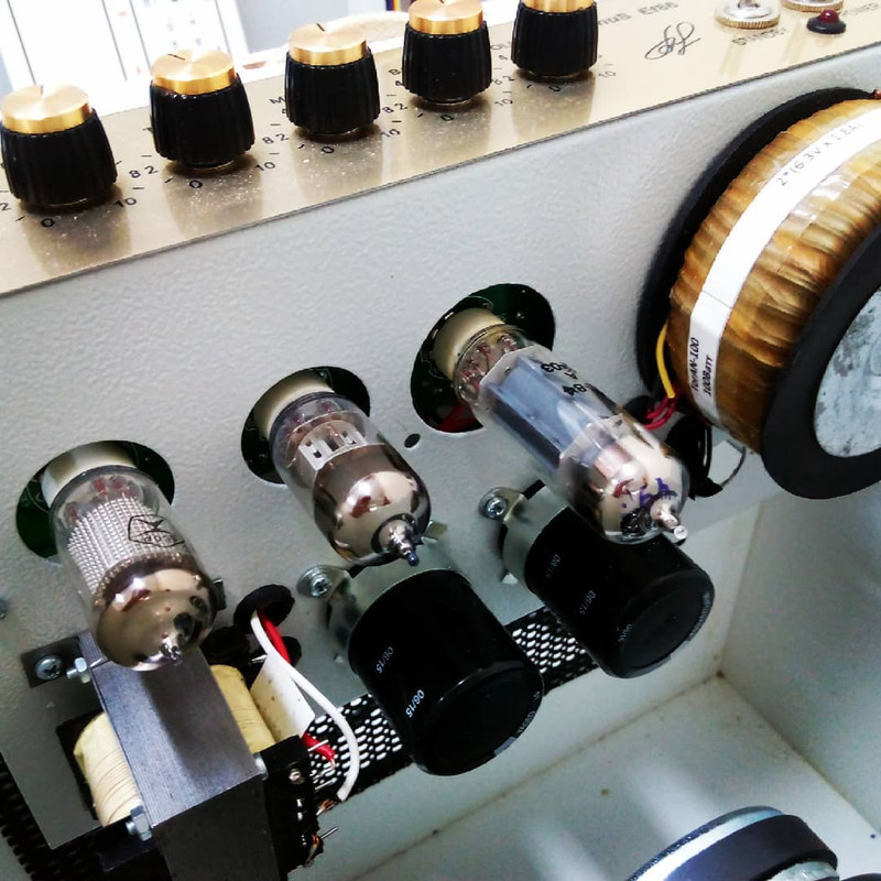 38458121_933376126869934_7160064989032611840_n