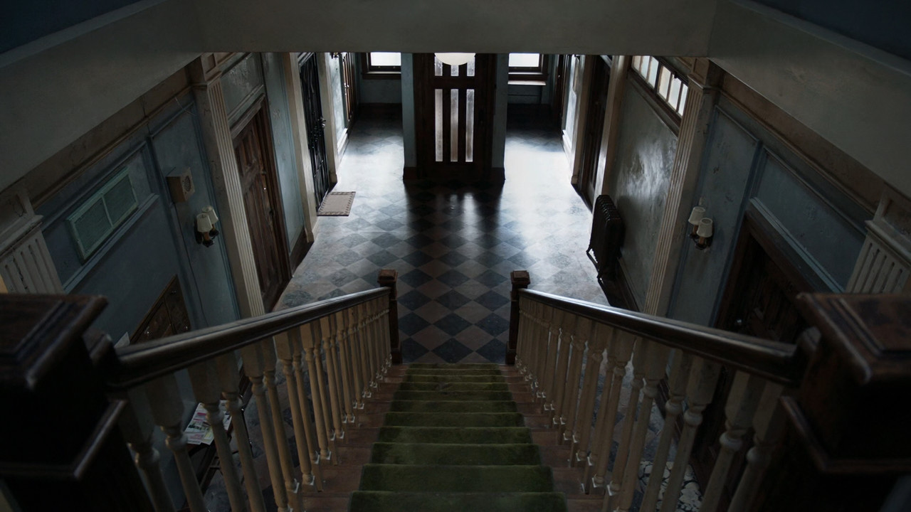 Shameless (2011) - S08E01 - We Become What We ... Frank! (1080p 