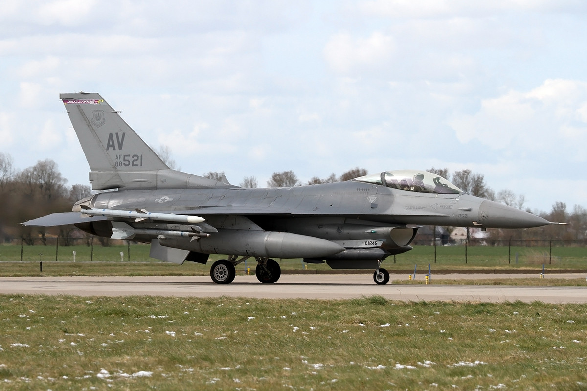 298_F-16C_USAFE_88-0521 ∕ AV_510 FS
