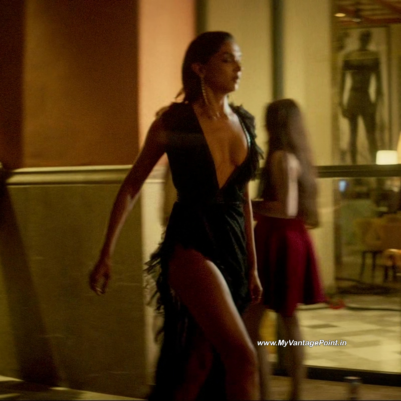 74-Deepika-Padukone-Hot-Scene-in-Pathaan-Movie-with-Shah-Rukh-Khan-My-Vantage-Point