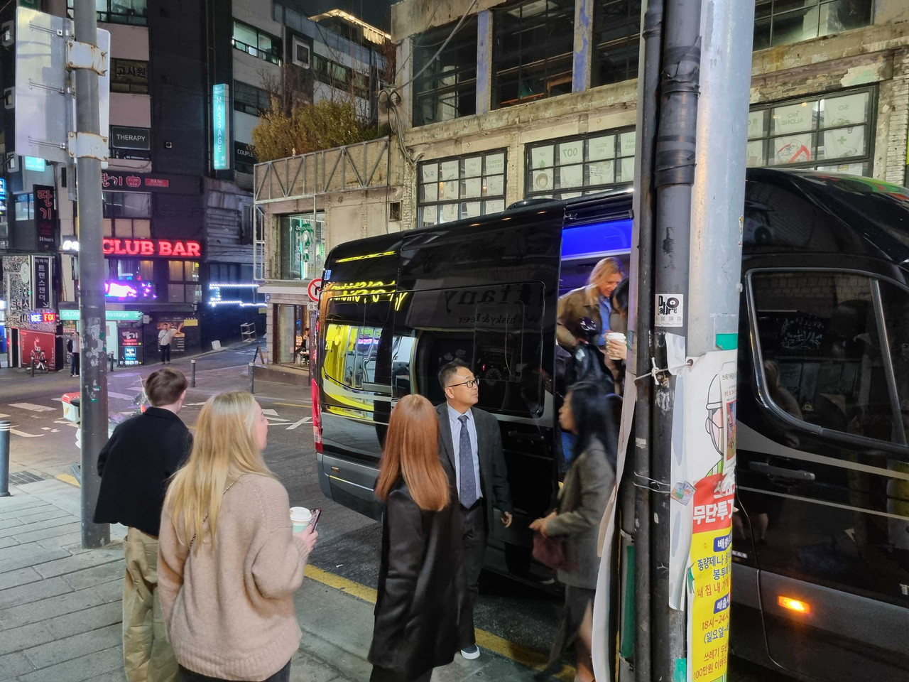 COS Seoul Fashion Show event-day VIP transportation