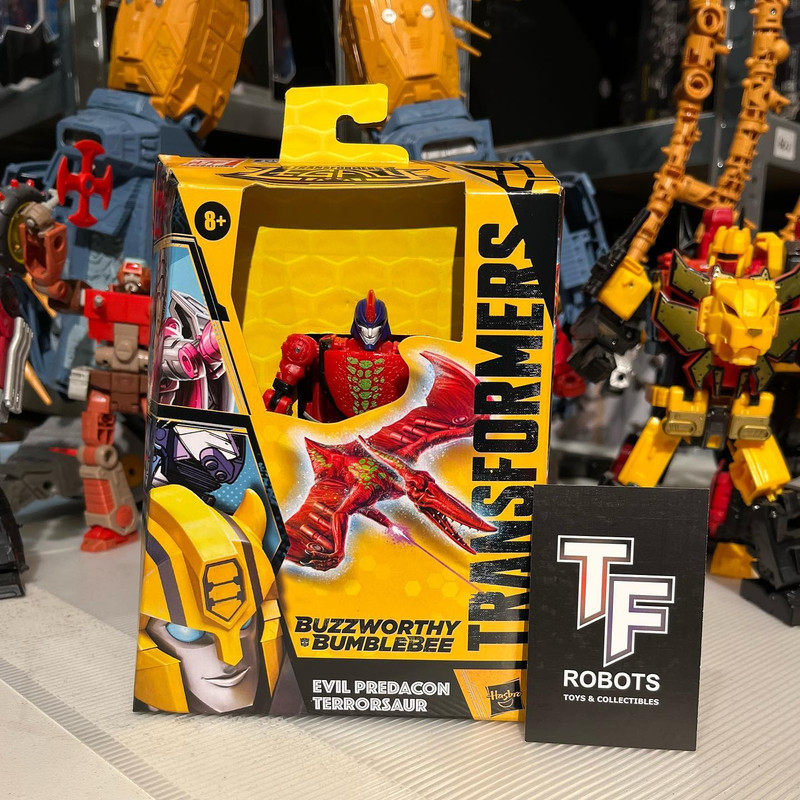 Target-Exclusive-Buzzworthy-Bumblebee-Legacy-Deluxe-Terrorsaur-01