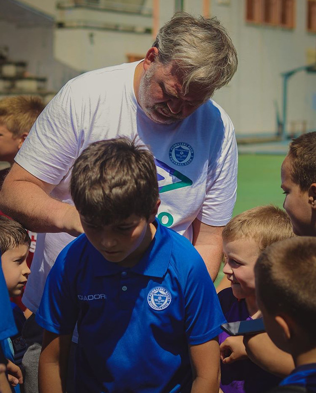 8979C260-86B1-426B-A0E0-BD8F4D055FB5