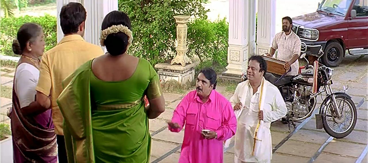 A Aa E Ee 2009 WebRip [Tamil] 480p 720p ESub Screenshot