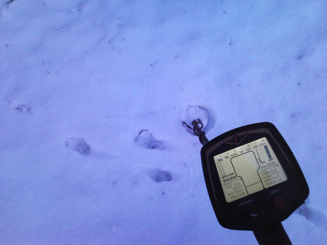 2014-12-13 @15-52-00 - lumipiippausta, jäljillä