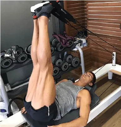 Cristiano Ronaldo entrenando Pilates