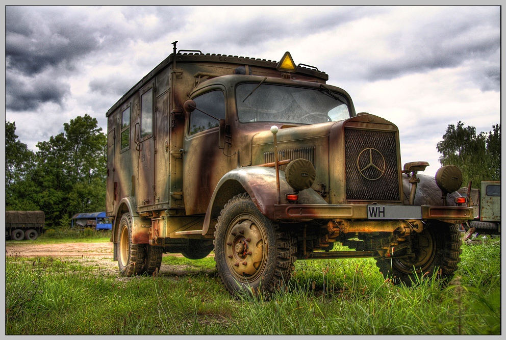 Sd-Kfz-Mercedes-Benz-L-3000-S-WWII.jpg