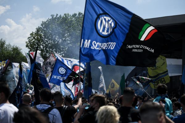 inter-festa-scudetto-tifosi-san-siro-3