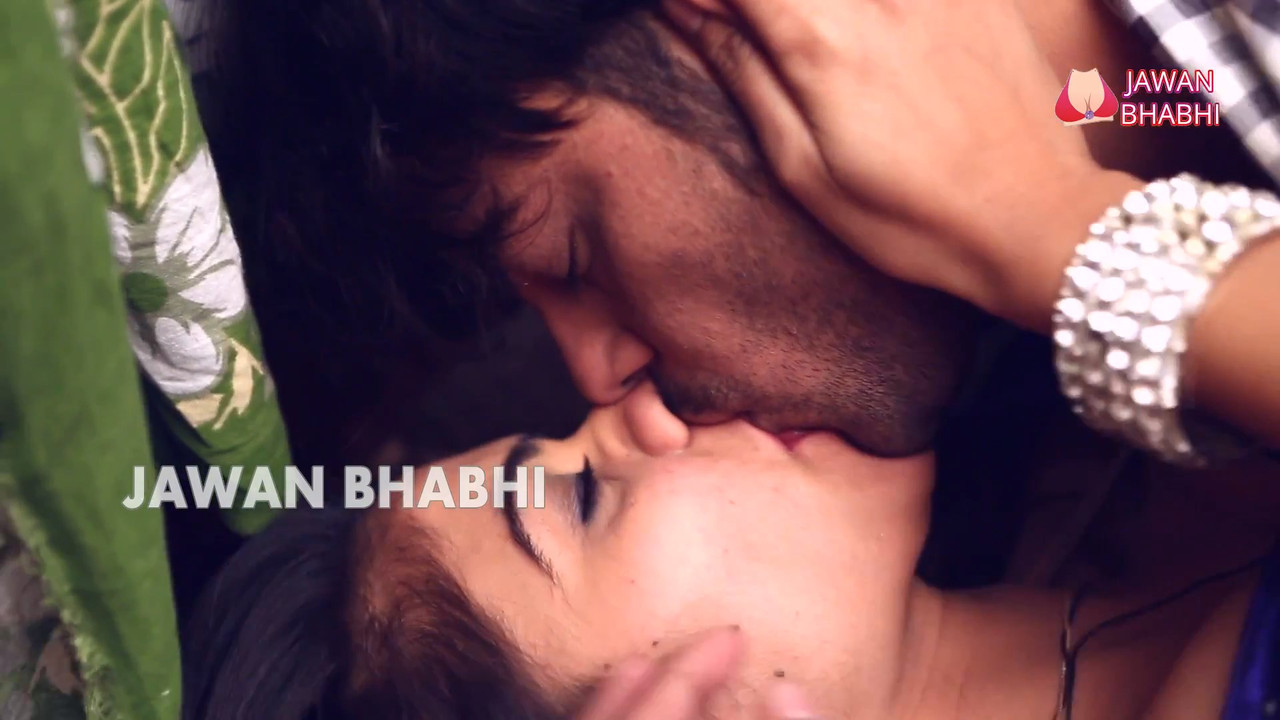 Garam Bhabhi Ki Bra Utari Tailor Ne.mp4_snapshot_05.55_[2021.09.25_15.53.18]