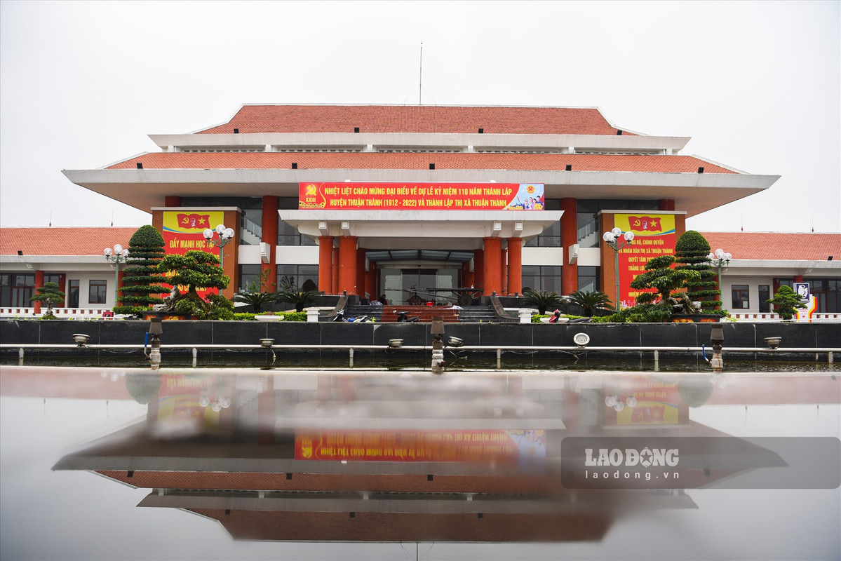 Thuan Thanh 2 Bắc Ninh chơi lớn: thành lập 2 Thị xã Thuận Thành & Quế Võ cùng 1 lúc, bắn pháo hoa chào mừng
