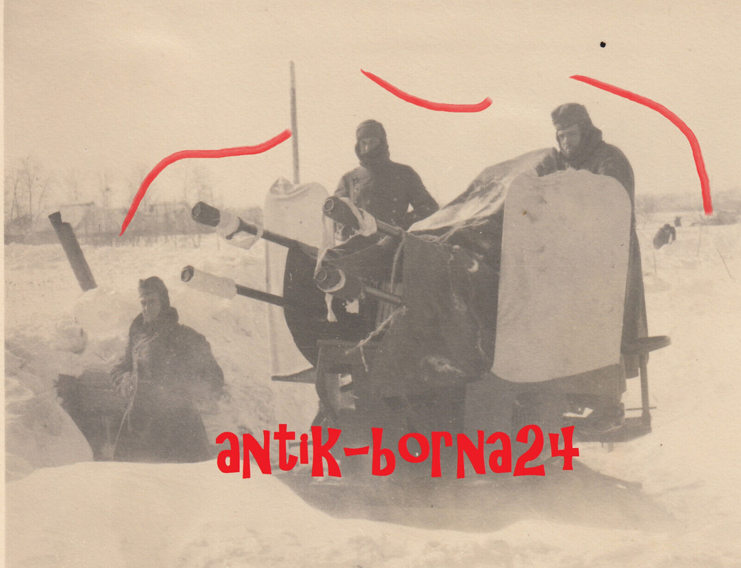 Foto WH Flak Flakartillerie 2. PD Vierling Panzerplatte Camo Tarn Rußland1
