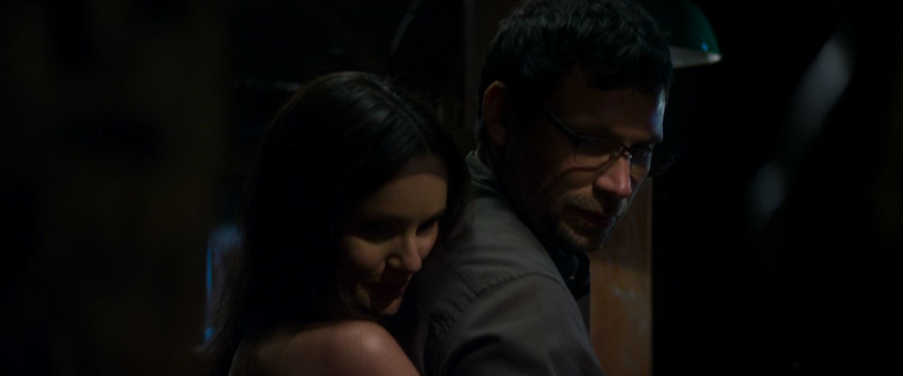 Fotos 05981 The.Other.Side.Of.The.Door.2016.1080