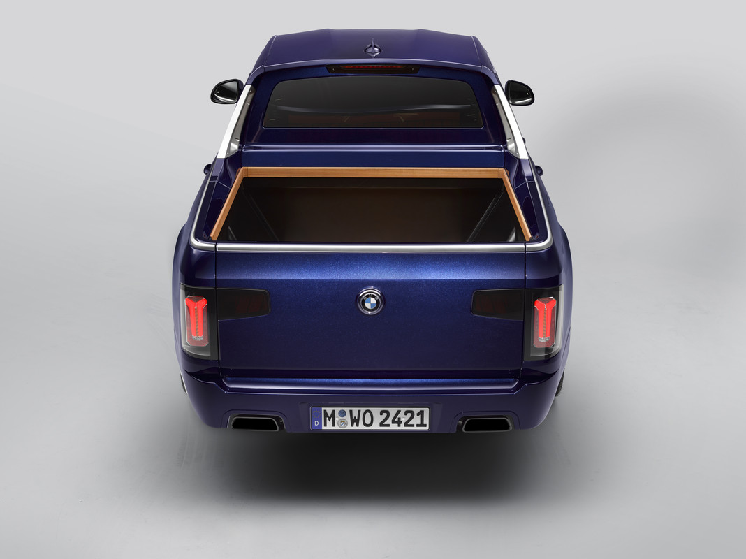 P90357099_highRes_the-bmw-x7-pickup-07