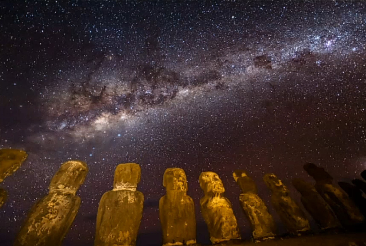 imagen v�a L�ctea y Moais Isla Pascua